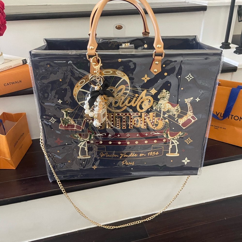 Large Louis Vuitton Holiday Edition PVC Tote Carousel Paris theme - Picture 10 of 17